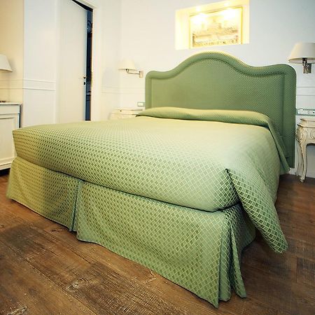 Residenza Ponte Sant'Angelo Hotel Рим Екстериор снимка