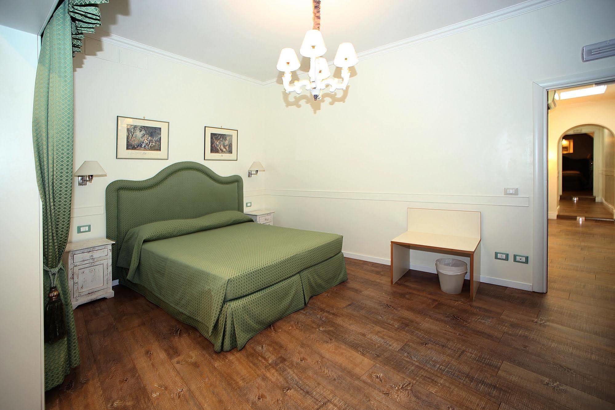 Residenza Ponte Sant'Angelo Hotel Рим Екстериор снимка
