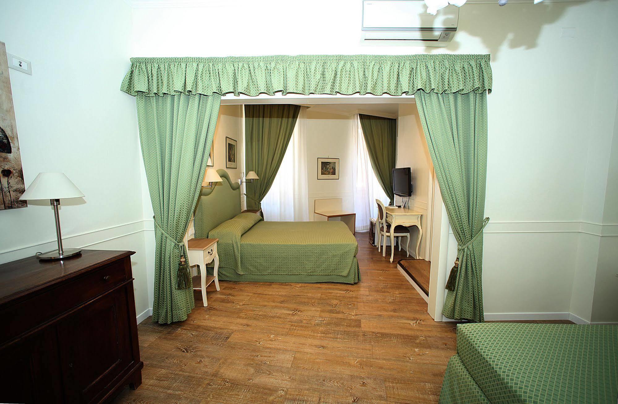 Residenza Ponte Sant'Angelo Hotel Рим Екстериор снимка
